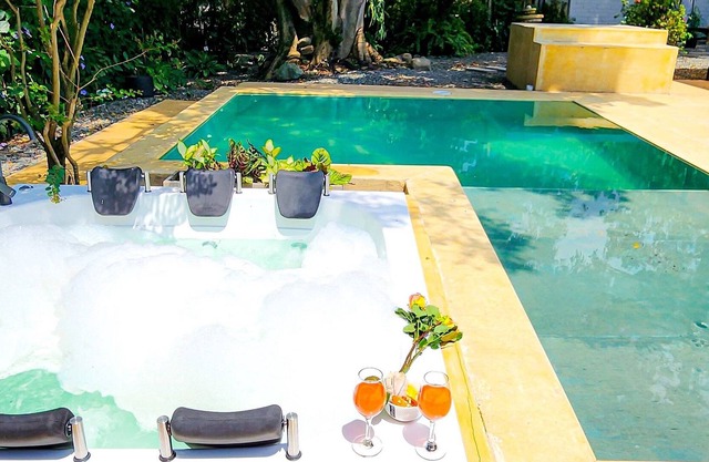 Villa With Clean+Breakfast+Massage In Poblado