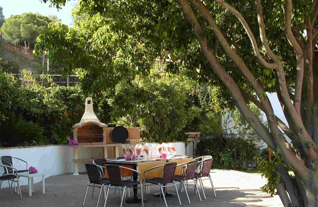 Villa avec 11 chambres, piscine privée, près de Restaurants & Golf.