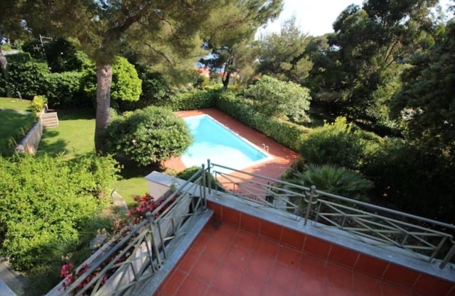 "Villa with garden, sea view and private pool