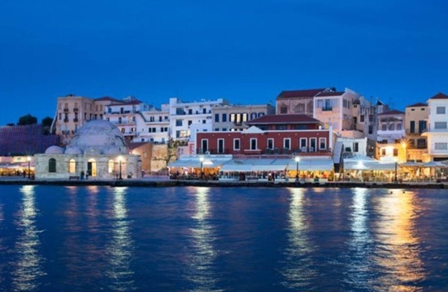 Villa with headed pool in chania