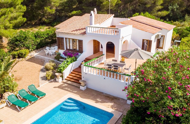 Villa avec piscine chauffée (8 personnes)
