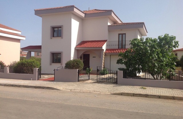 Villa avec grande piscine