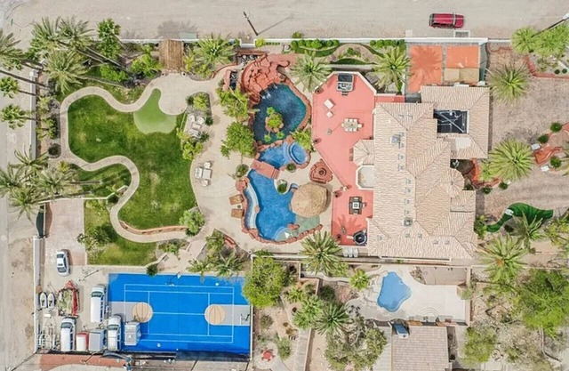 Villa with Pickleball - BB court - Pool