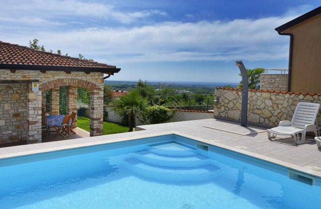 Villa avec piscine et climatisation
