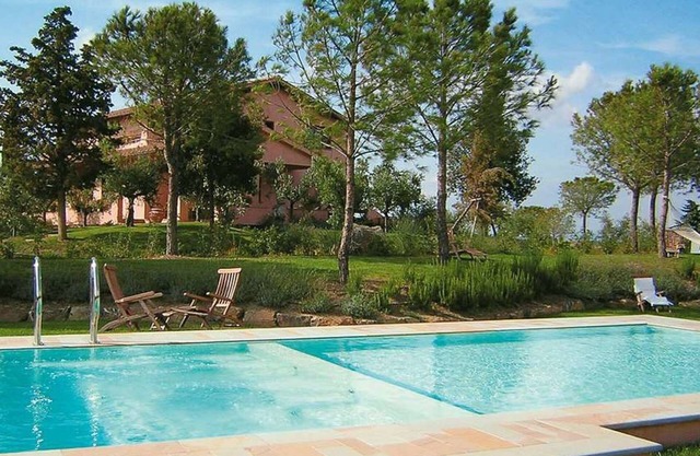 Villa à Diaccialone avec 6 chambres à coucher, 12 couchages