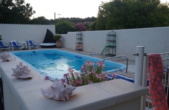 Villa avec piscine dans un quartier paisible à 1 km du centre ville d'orange.