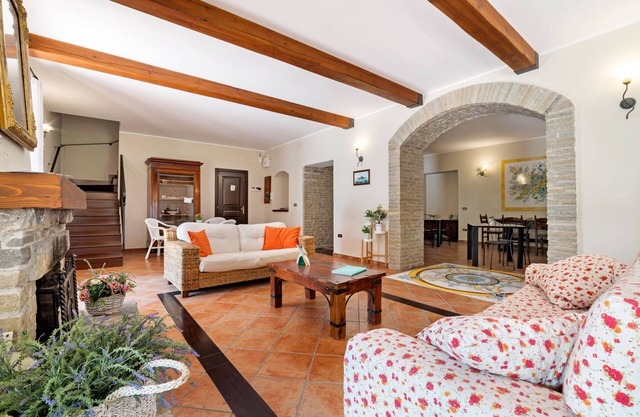 Villa reposante à Albanella avec bain à remous