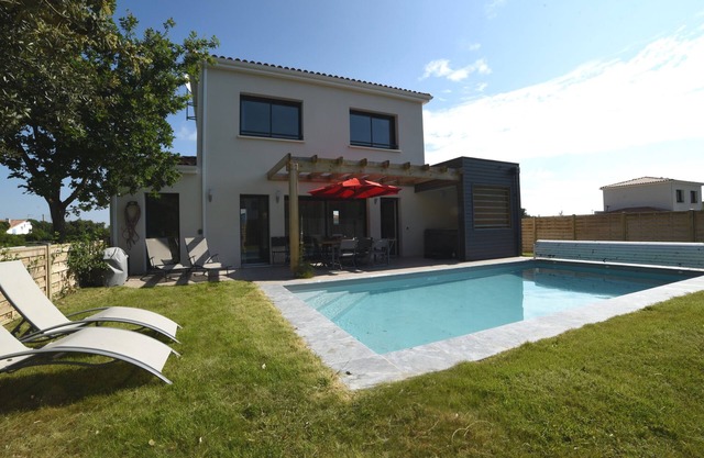 Villa avec piscine/jacuzzi privatifs au sein d'une résidence avec tennis