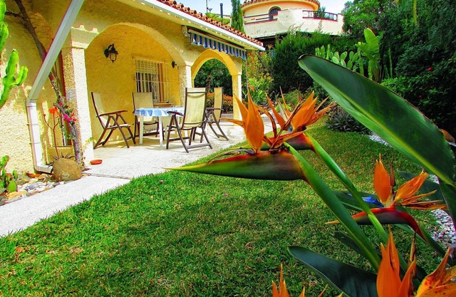 Maison de vacances indépendante près de la plage avec un jardin privé ensoleillé