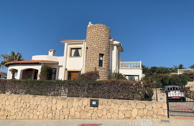 Villa avec piscine privée et vue sur la mer