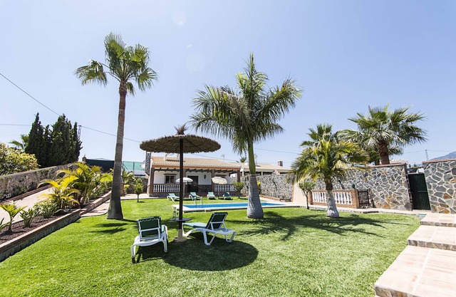 Villa avec piscine privée, terrain de 800 m², vue mer et montagne