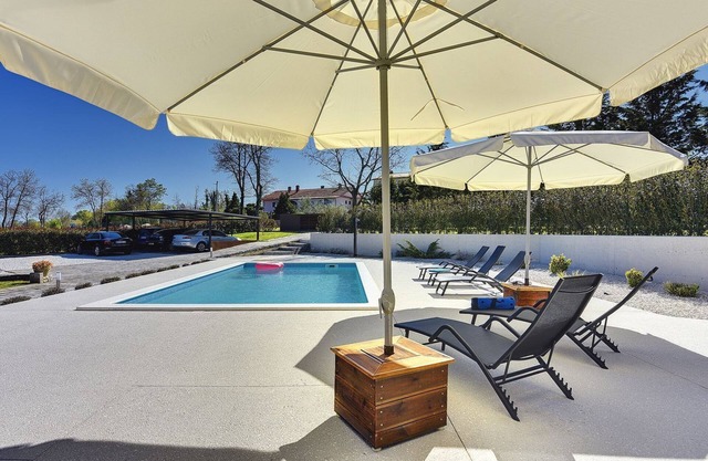 Villa avec piscine privée, aire de jeux pour enfants, WiFi, climatisation
