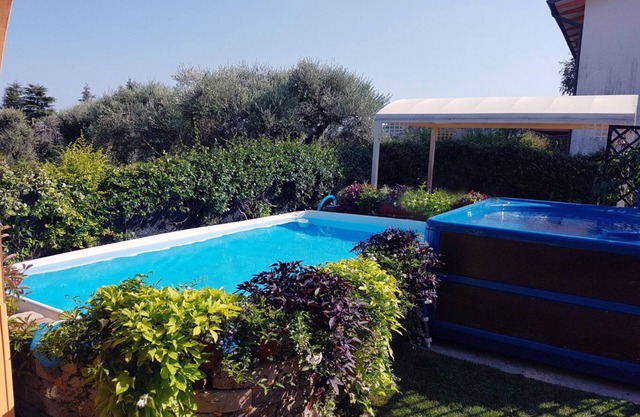 Villa avec piscine pour 6 personnes