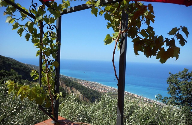 Villa avec vue sur la mer pour se reposer et se détendre, quelques minutes en voiture de la plage