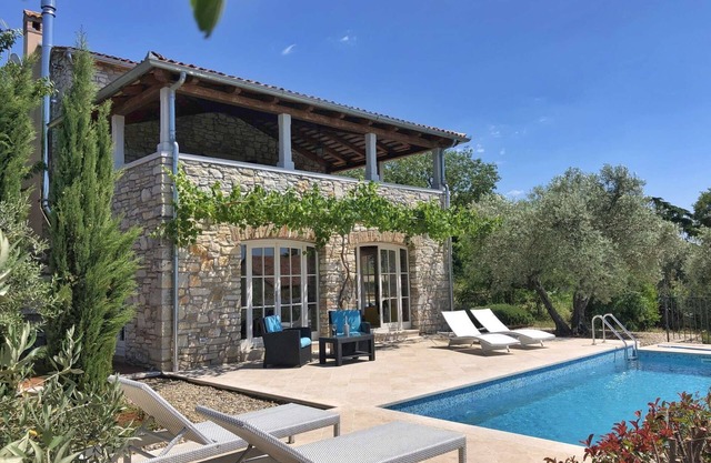 Villa avec vue sur la mer pour 6 à Poreč-Kukci