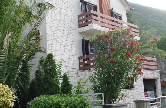Villa avec vue mer sur la côte sud-ouest de Herceg Novi en baie de Kotor