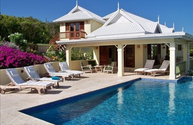 Villa avec vue spectaculaire et piscine à la Grenade préservée