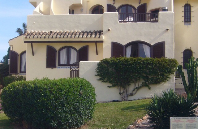 Villa avec vue imprenable, un accès facile à la piscine / beaux jardins. A / Con