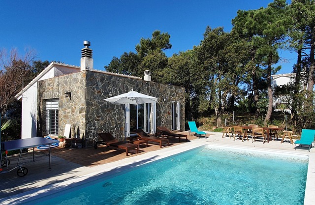 Villa avec piscine et vue panoramique mer et montagne, à 10 minutes des plages