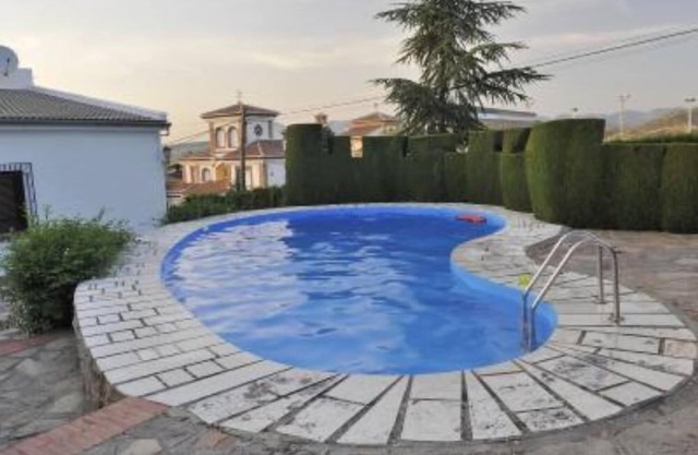 villa avec court de tennis, piscine, jardin