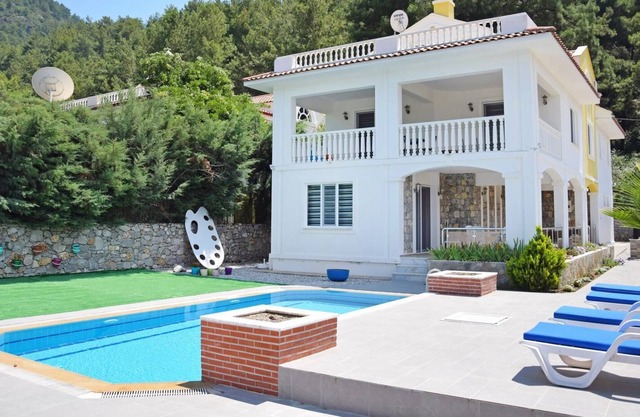 Villa Xclusive (villa de luxe de 7 chambres, pouvant accueillir jusqu'à 14 personnes)