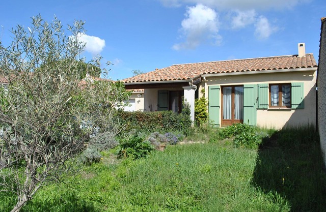 maison de village avec petit jardin non clôturé