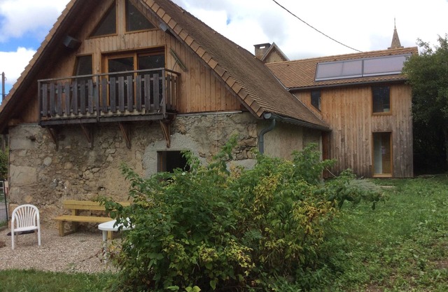 Maison de village au pied du massif de l'Obiou(Trieves) avec jardin,6 pers