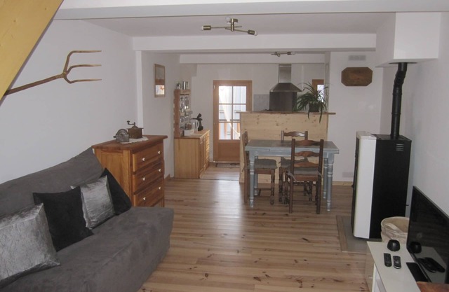 Maison de village aux portes du Mercantour, à 20 km d'une station de ski.