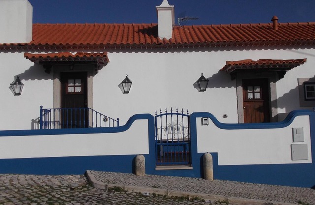MAISON DE VILLAGE AVEC VUE SUR MER ET SIERRA