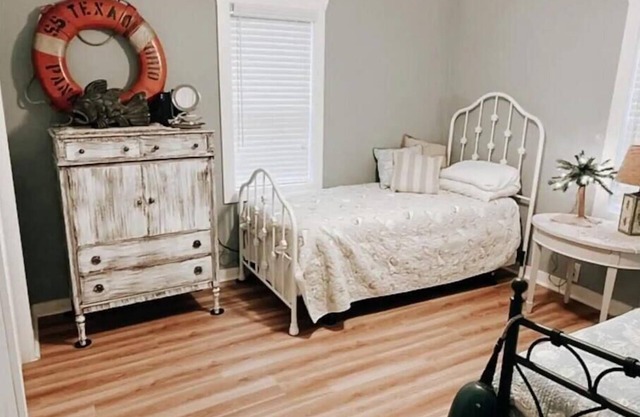 Village Lakehouse: Relaxing Getaway near the Beach