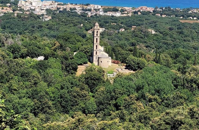 Studio village proche sentiers randos et à 12mn des plages
