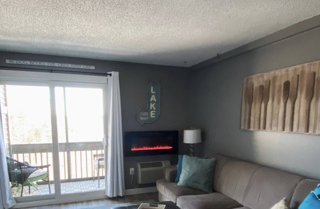 Les villages à Winnipesaukee Condo, marcher à Weirs Beach ou simplement profiter de la piscine!