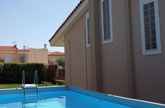 VillaK sur une colline au-dessus du golfe Saronique