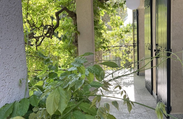 Villas de charme dans quartier très calme , à 5 minutes du lac