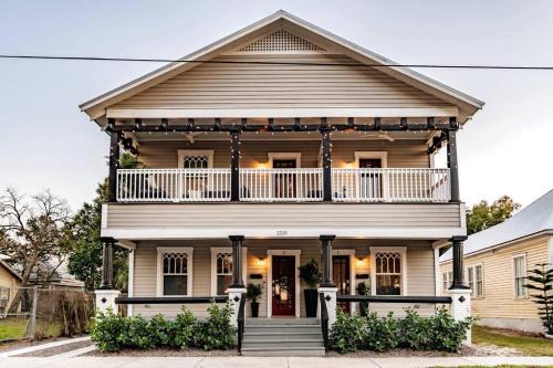 Villas of Ybor