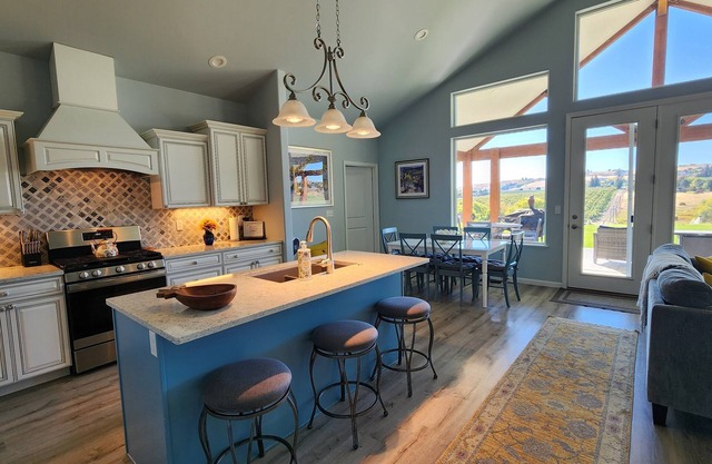Vineyard View Home . . . Think Tuscany! . . . Stay & Play! Positively Stunning!
