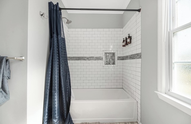 "Vineyard Villa" - Incredible Location & Amenities, Spiderman Themed Kids Room