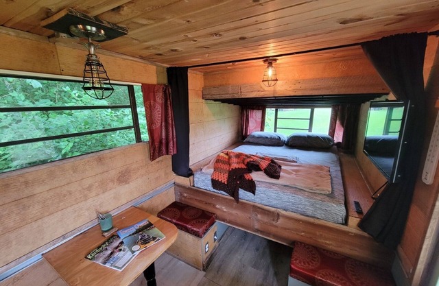 Vintage Camper Cabin on Beautiful Farm Near Ark & Bourbon Trail
