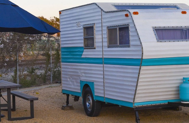 Campeur Vintage à Waypoint ~ Camping inclus ~ Près de Surf Beach & Downtown