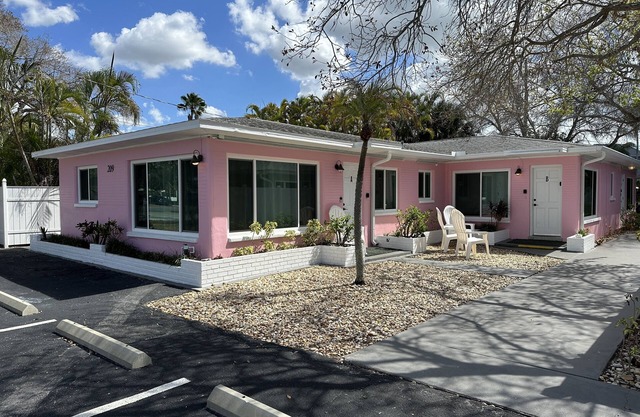 Vintage Florida Beach Cottage