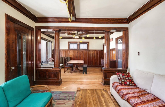 Vintage Home close to Downtown Detroit