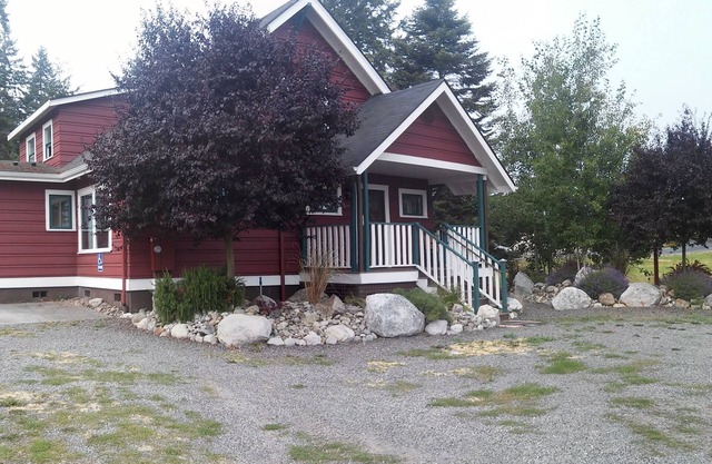 Vintage Island Home 2 blocs de la ville. 4 Bdrs, 2 cuisines, 3 salles de bain. Peut dormir 14