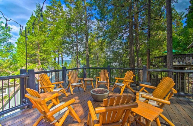 Vintage Lake Arrowhead Cabin - Walk to Lake!