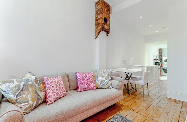 Vintage Little Italy 2 Bedroom