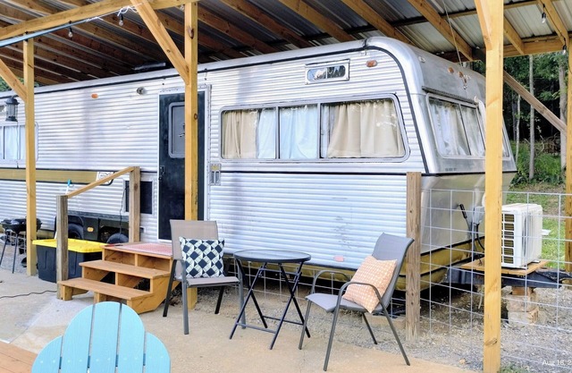 Vintage Restored Glamper - Unique Tiny Home w/ Plunge Pool & Patio