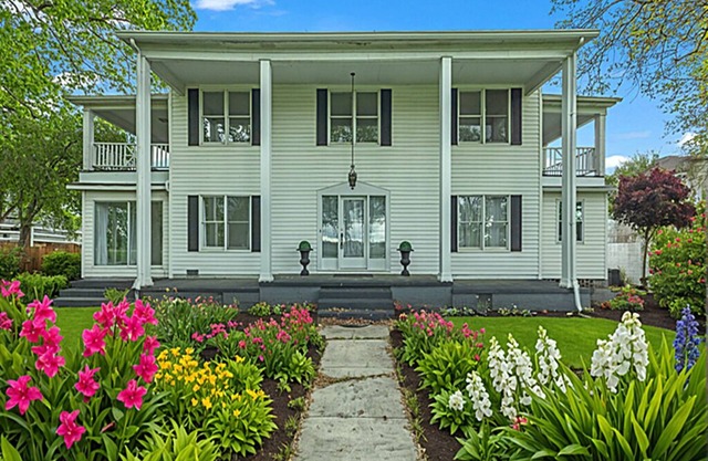 Vintage Serenity, Modern Comfort