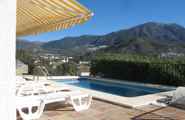 Vinuela, Andalousie. Maison à louer. € 400 par semaine, 2 lits, Cortijos Romero,