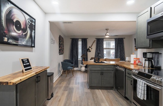 Vinyl Retreat, downtown Noblesville