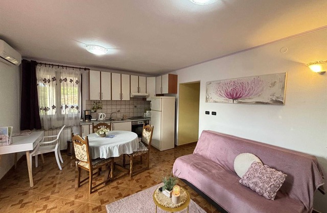 VIOLA One-Bedroom Apartment with Terrace