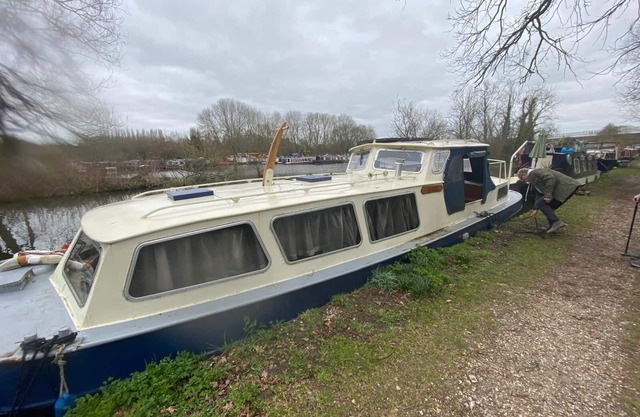 Vios. Historic Dutch Barge. River Ŵey. Surrey. UK